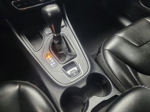 Used 2020 Jeep Cherokee Latitude Plus w/ Cold Weather Group image 26