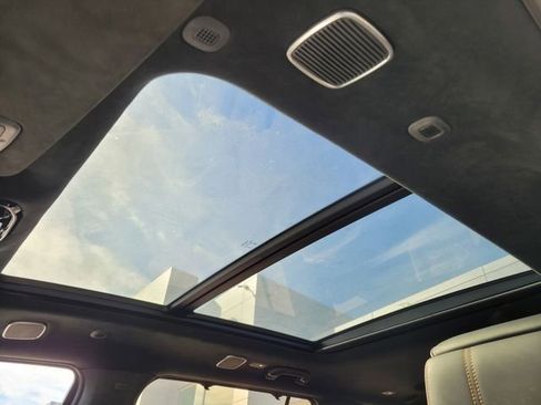 New 2023 Jeep Grand Wagoneer Series III AWD/4WD image 19