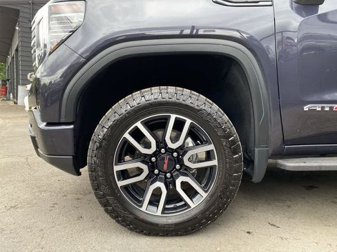 Used 2024 GMC Sierra 1500 AT4 w/ Technology Package AWD/4WD image 11