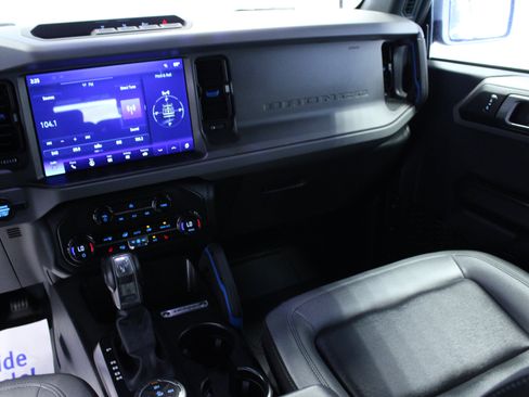Used 2024 Ford Bronco Black Diamond AWD/4WD image 19
