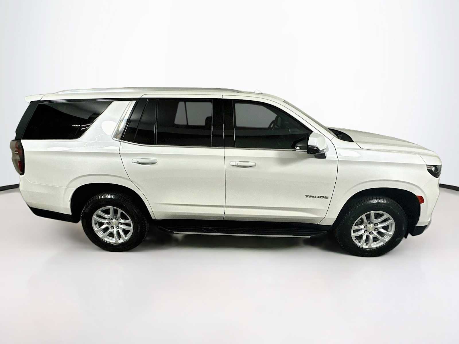 Used 2021 Chevrolet Tahoe LT w/ Luxury Package RWD image 8
