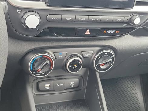 New 2026 Hyundai Venue SE FWD image 12