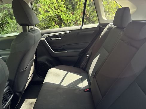 Used 2025 Toyota RAV4 XLE w/ Convenience Package FWD image 4
