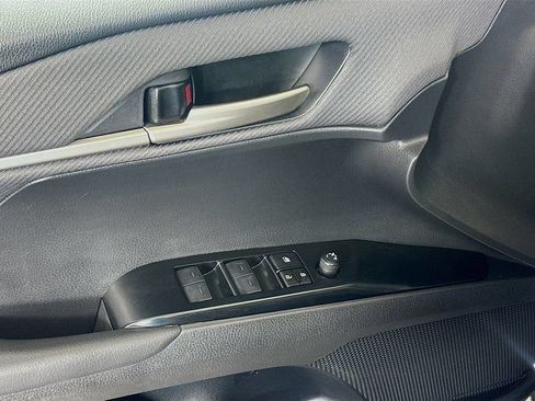 Used 2025 Toyota Camry SE FWD image 17