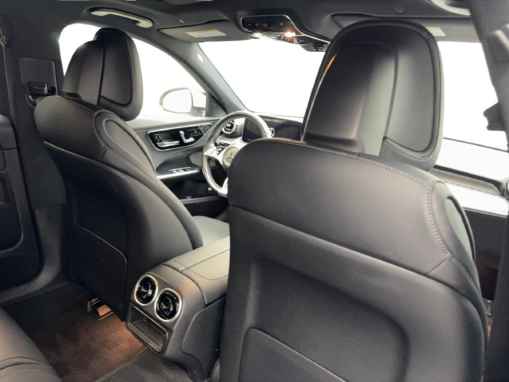 Used 2023 Mercedes-Benz C 300 Sedan image 41