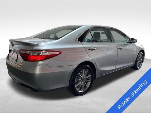 Used 2017 Toyota Camry SE FWD image 5