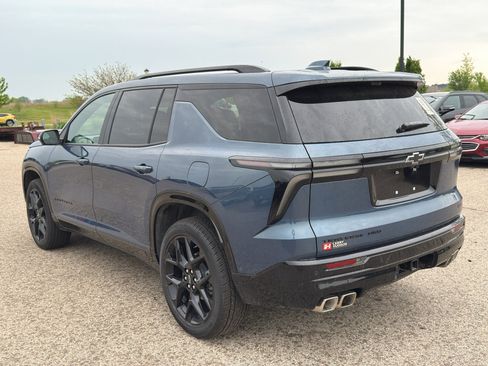 Used 2026 Chevrolet Traverse RS AWD/4WD image 3