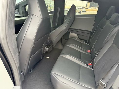 Used 2025 Tesla Cybertruck AWD Crew Cab image 12