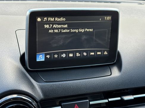 Used 2017 Toyota Yaris iA image 17