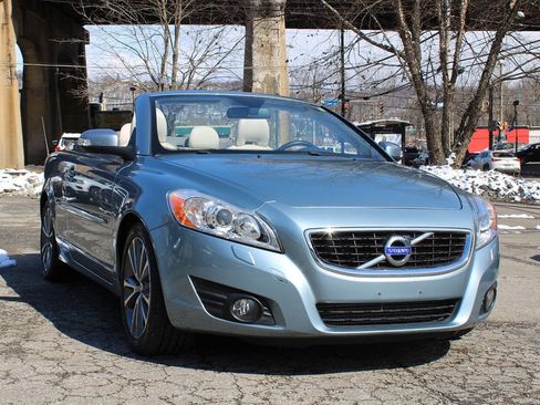 Used 2012 Volvo C70 T5 image 1