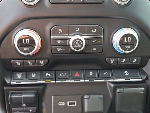 Used 2023 GMC Sierra 2500 Denali w/ Denali Ultimate Package image 25