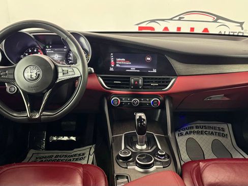 Used 2019 Alfa Romeo Giulia Ti AWD/4WD image 31