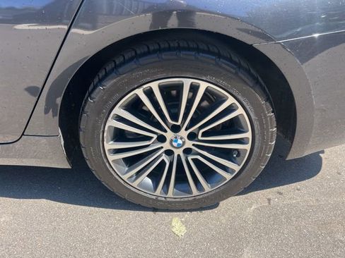Used 2019 BMW 530i xDrive w/ Convenience Package AWD/4WD image 9