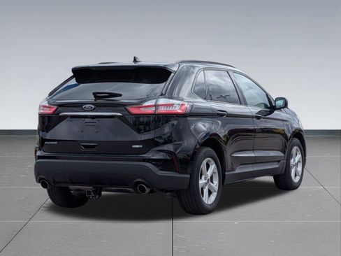 Used 2020 Ford Edge SE image 5