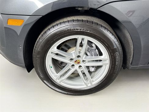 Used 2024 Porsche Macan T w/ Premium Plus Package image 43
