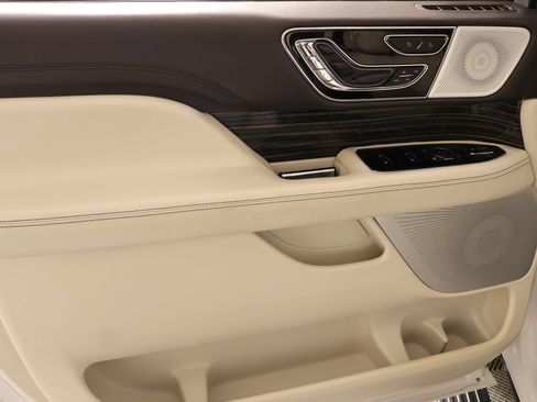 Used 2024 Lincoln Navigator Black Label AWD/4WD image 18