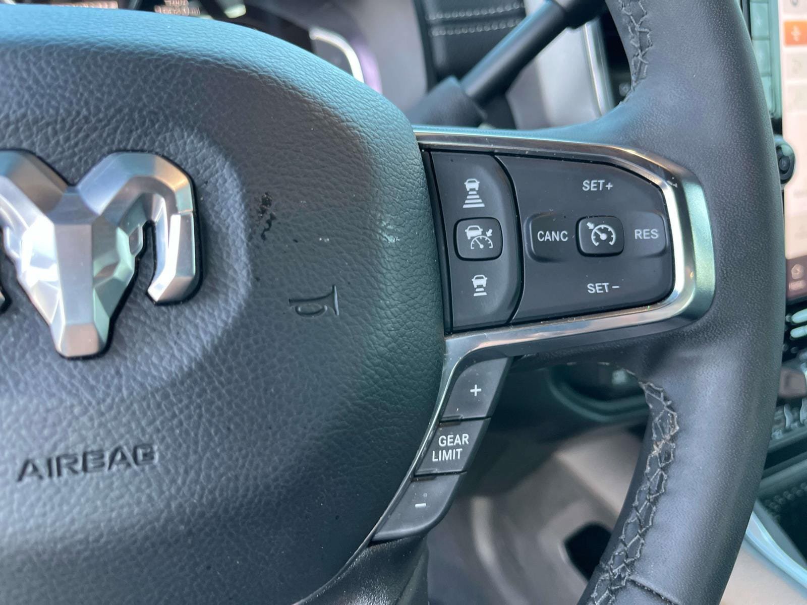 Used 2025 RAM 2500 Laramie w/ Night Edition AWD/4WD image 34