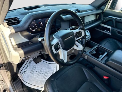 Used 2020 Land Rover Defender 110 HSE image 25