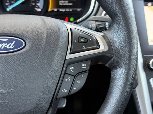 Used 2019 Ford Fusion SE FWD image 26