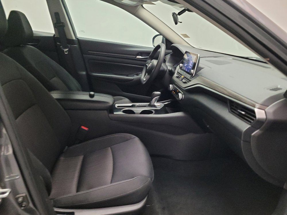 Used 2024 Nissan Altima 2.5 SV FWD image 21