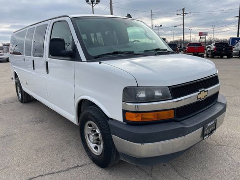 Used 2017 Chevrolet Express 3500 LT w/ LT Preferred Equipment Group image 7