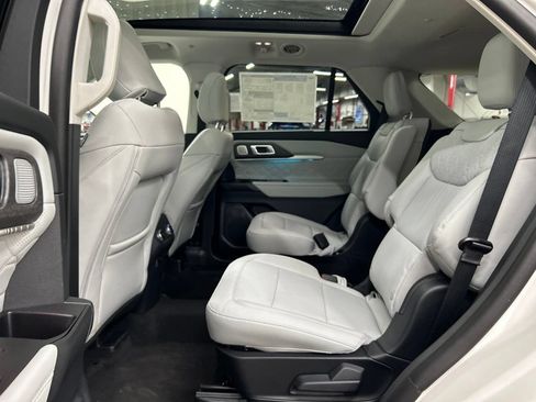 New 2026 Ford Explorer Platinum w/ LUX Leather Package AWD/4WD image 30