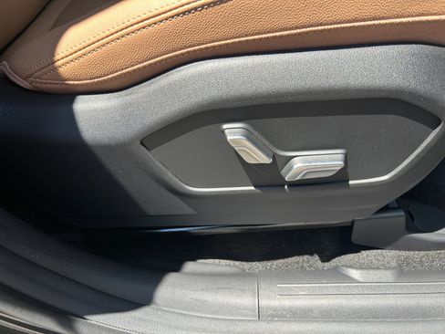 Used 2025 Hyundai Santa Fe Limited AWD/4WD image 30
