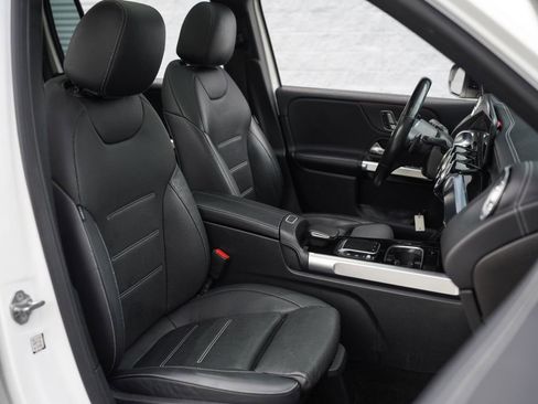 Used 2021 Mercedes-Benz GLB 250 4MATIC w/ AMG Line image 26