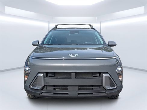 Used 2025 Hyundai Kona SEL image 8
