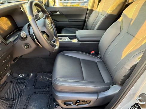 Used 2025 Lexus GX 550 image 21