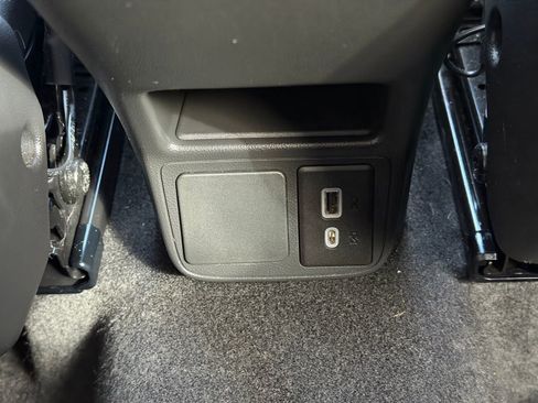 Used 2023 Buick Encore GX Preferred w/ Cold Weather Comfort Package AWD/4WD image 27