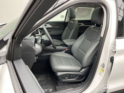 Used 2026 Ford Explorer Active w/ Active Comfort Package AWD/4WD image 11