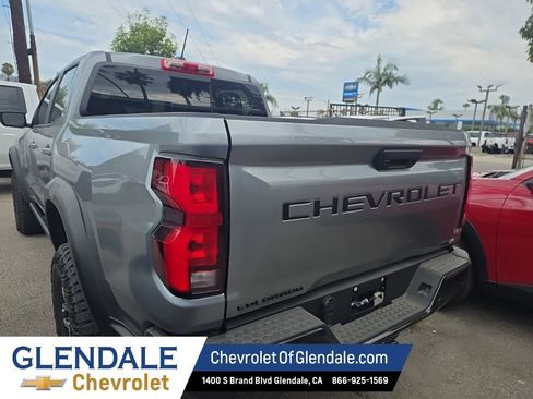 Used 2026 Chevrolet Colorado ZR2 w/ Technology Package AWD/4WD image 3