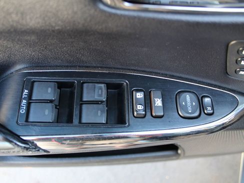 Used 2017 Toyota Avalon XLE Premium w/ Preferred Accessory Package FWD image 23