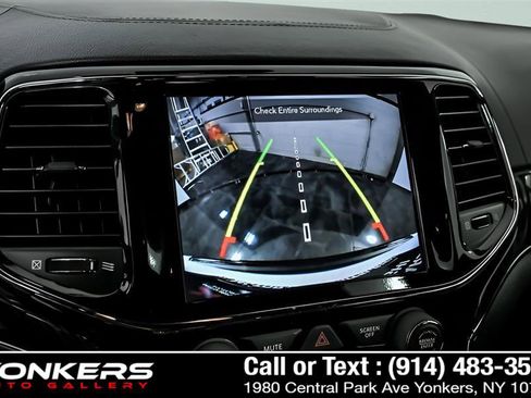 Used 2021 Jeep Grand Cherokee SRT image 19