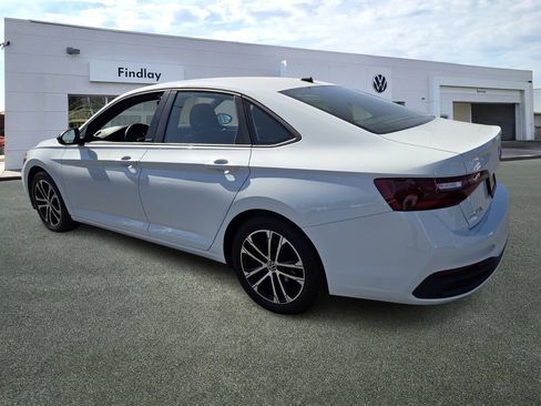 Used 2024 Volkswagen Jetta Sport image 4