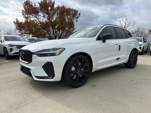 New 2026 Volvo XC60 B5 Ultra w/ Climate Package image 3