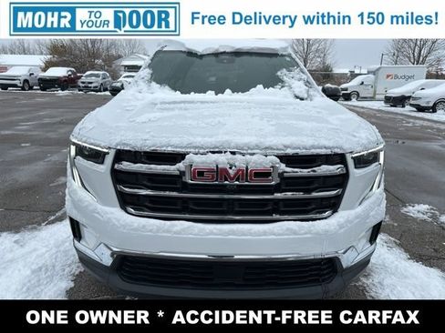 Used 2025 GMC Acadia Elevation image 2