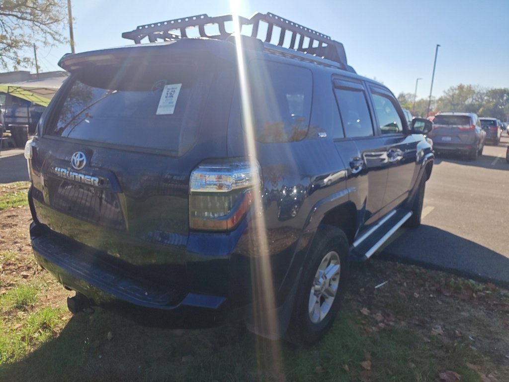 Used 2019 Toyota 4Runner SR5 AWD/4WD image 4