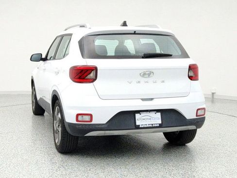 Used 2021 Hyundai Venue SEL w/ Cargo Package image 6