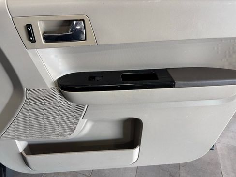 Used 2008 MAZDA Tribute i image 16