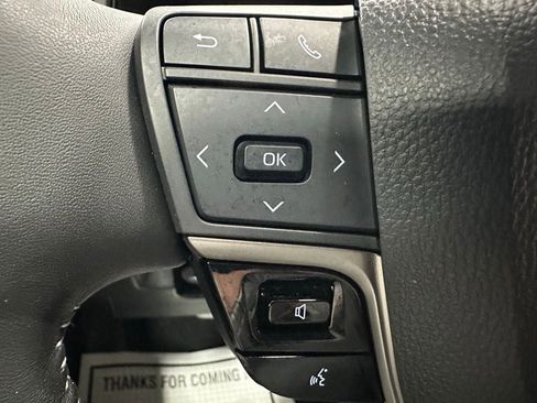 Used 2025 Toyota Camry SE image 19