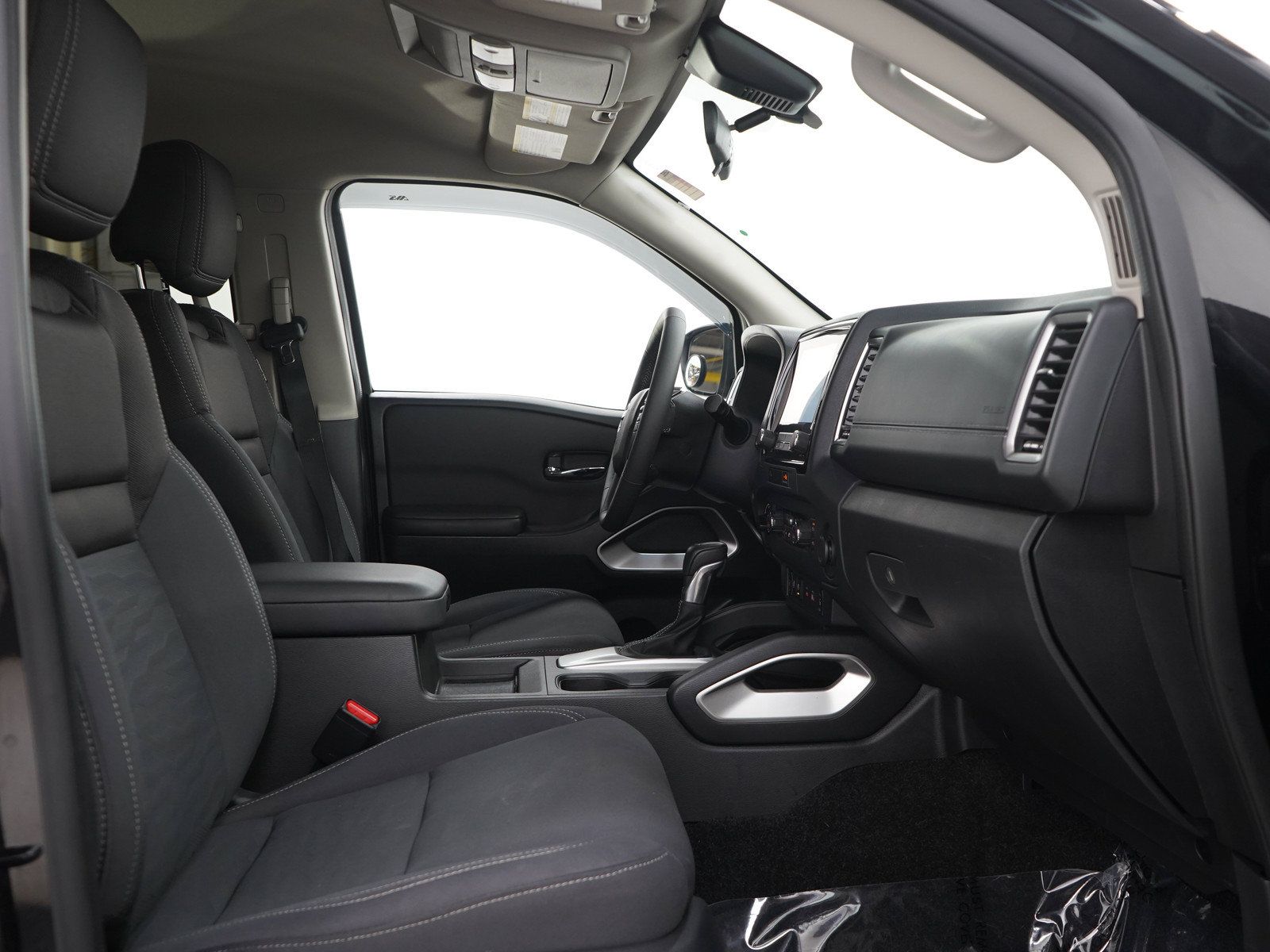 Used 2023 Nissan Frontier SV w/ SV Convenience Package AWD/4WD image 12