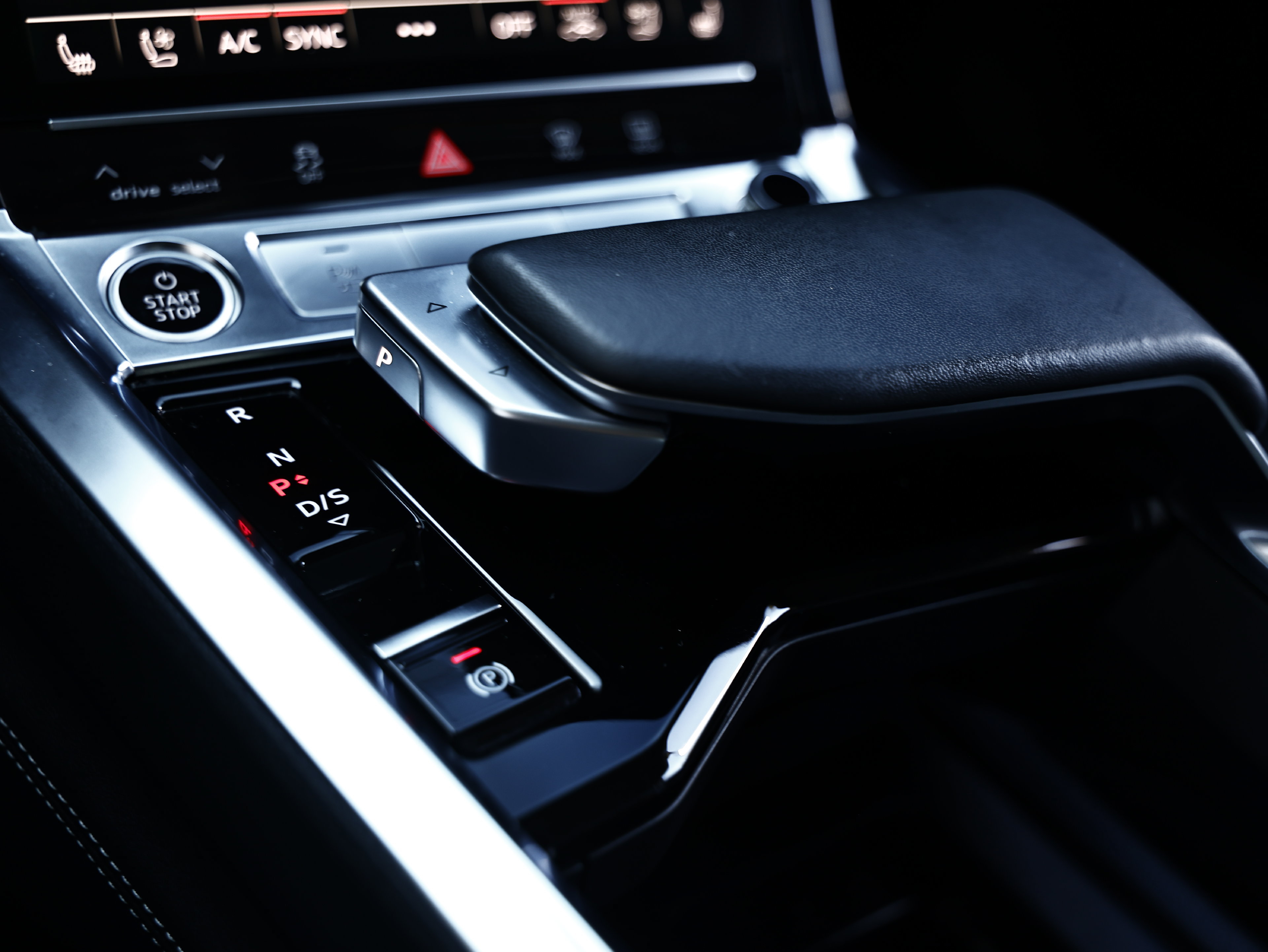Used 2024 Audi Q8 e-tron Premium Plus AWD/4WD image 39