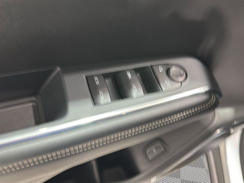 Used 2025 GMC Acadia Elevation image 19