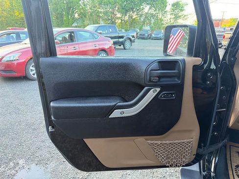 Used 2015 Jeep Wrangler Unlimited Sahara w/ Dual Top Group image 12