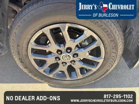 Used 2024 Toyota Tundra Platinum AWD/4WD image 8