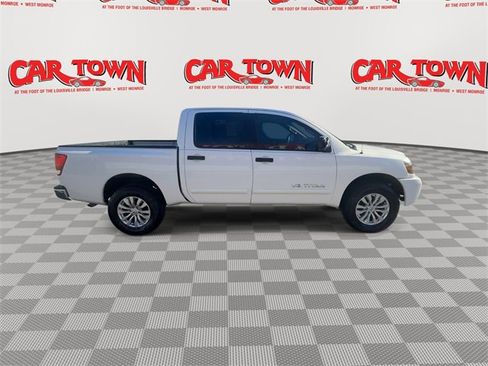Used 2012 Nissan Titan SV w/ SV Premium Utility Pkg image 9