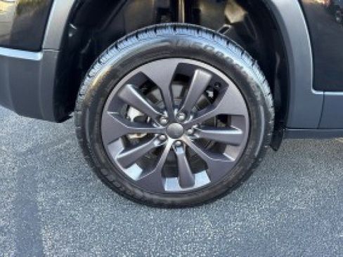 Used 2021 Jeep Cherokee Latitude Lux 80th Anniv w/ Quick Order Package 26U 80TH image 11