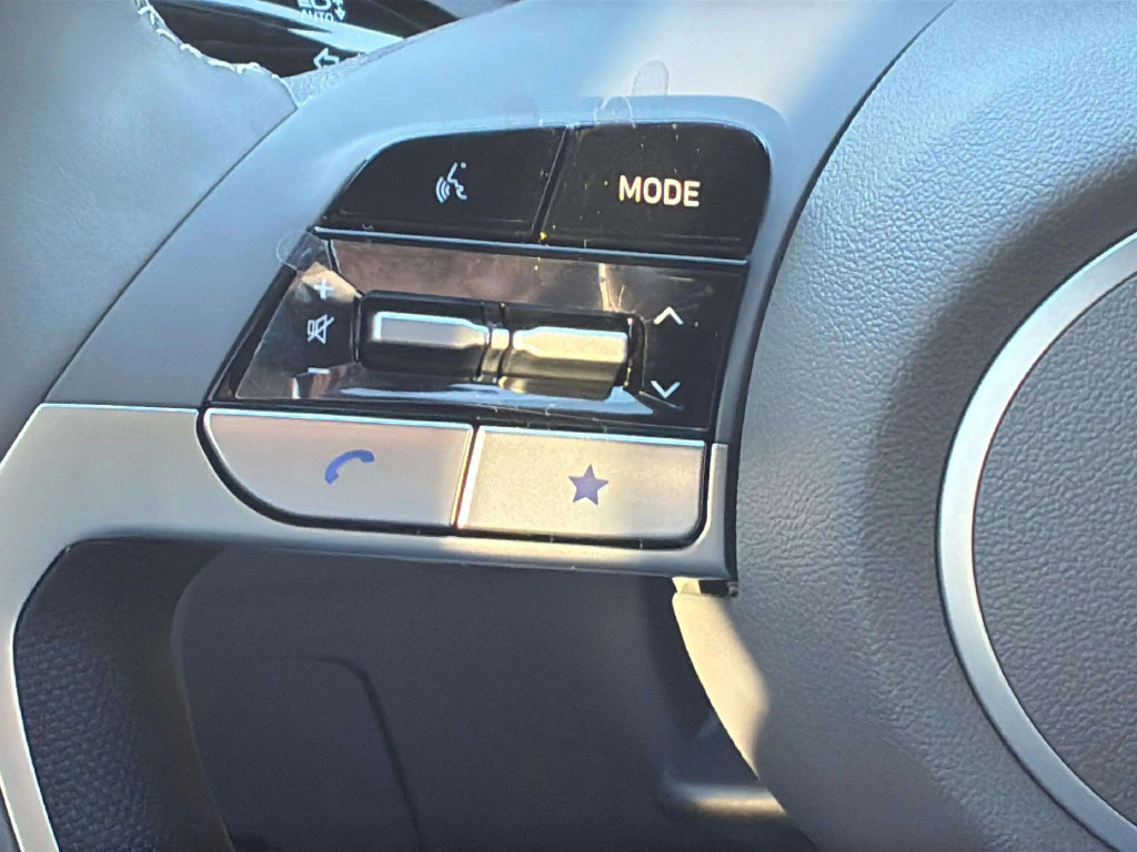 Used 2025 Hyundai Elantra Sport FWD image 9